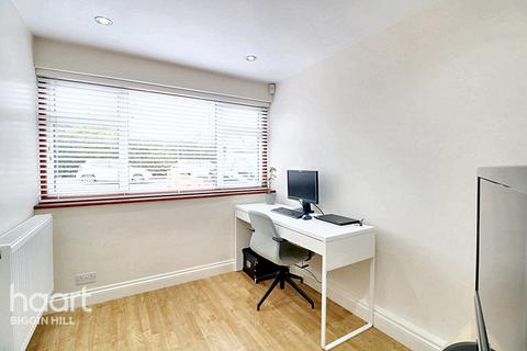 55a Aperfield Road, Biggin Hill, Westerham, TN16 3LX