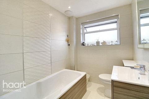 55a Aperfield Road, Biggin Hill, Westerham, TN16 3LX