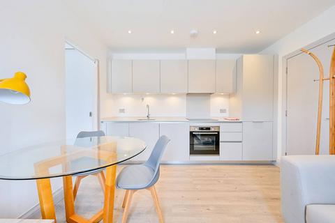 Studio to rent, Heathfield Terrace, Chiswick, LONDON, W4