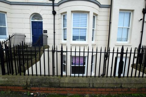 2 bedroom flat for sale, Blenheim Terrace, Scarborough YO12