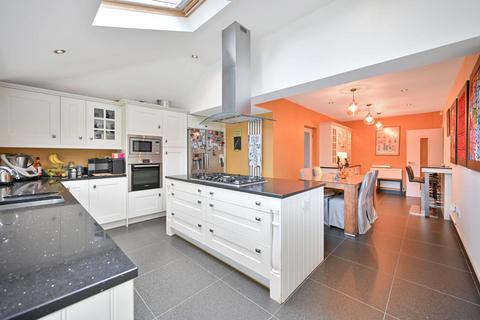 5 bedroom semi-detached house to rent, Broad Lane, Hampton, TW12