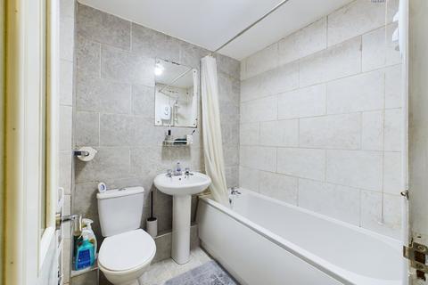 1 bedroom apartment for sale, Copperfields, Basildon, Essex, SS15