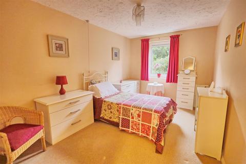 1 bedroom apartment for sale, Hartfield Court, Collett Road, Ware SG12