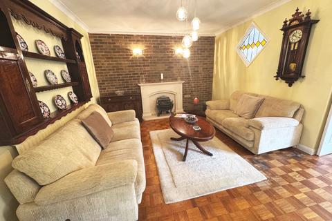 30 Chestnut Manor Close, Staines-upon-thames, TW18 1AQ