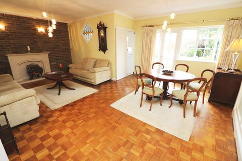 30 Chestnut Manor Close, Staines-upon-thames, TW18 1AQ