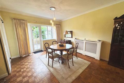 30 Chestnut Manor Close, Staines-upon-thames, TW18 1AQ