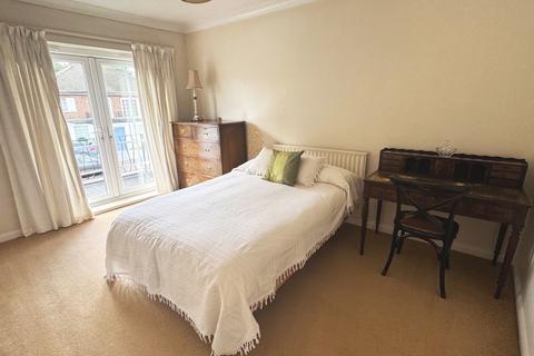30 Chestnut Manor Close, Staines-upon-thames, TW18 1AQ