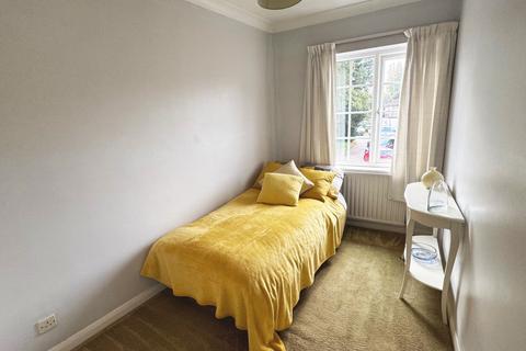 30 Chestnut Manor Close, Staines-upon-thames, TW18 1AQ