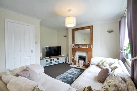 3 bedroom detached house to rent, Miles Close, Raunds NN9