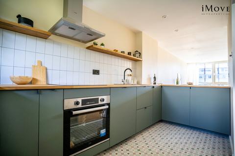 2 bedroom maisonette for sale, Sylvan Road, London SE19