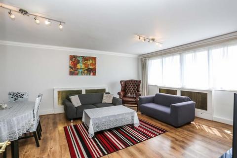 3 bedroom flat to rent, Warwick Gardens, Kensington W14