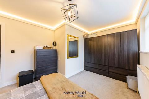 23 Birnham Close, Tipton, DY4 8AW