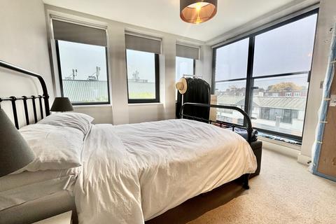 1 bedroom flat for sale, Forsyth House, Lower Richmond Road, Mortlake, TW9