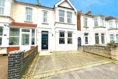 4 bedroom terraced house to rent, Glencoe Avenue,  Ilford, IG2