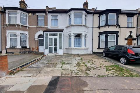 4 bedroom terraced house for sale, Gordon Road, Ilford