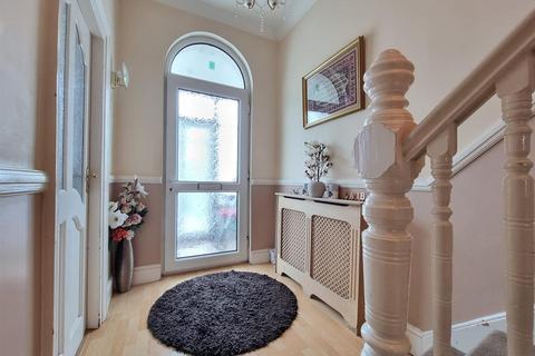 4 bedroom terraced house for sale, Gordon Road, Ilford