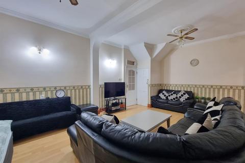 15 Gordon Road, Ilford, IG1 1SP