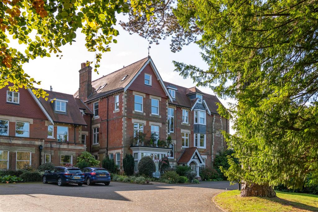 25 Holmesdale Park externals-43.jpg