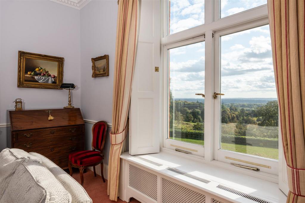 25 Holmesdale Park internal-3.jpg