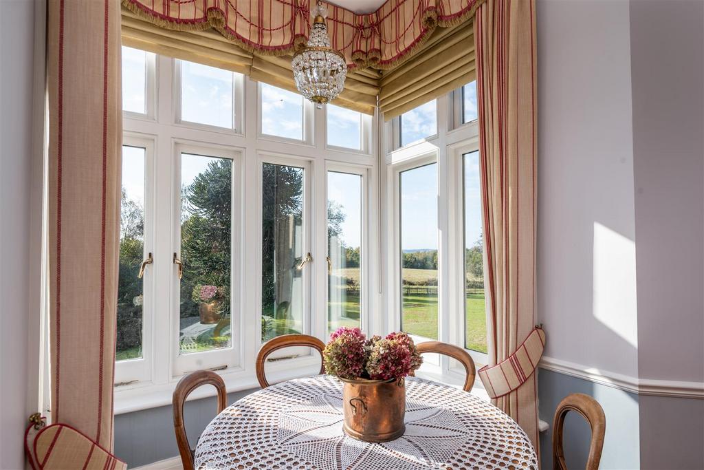 25 Holmesdale Park internal-5.jpg