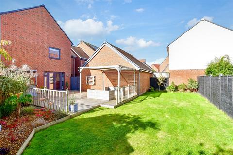 5 bedroom detached house for sale, Radnor Way, Waterlooville, Hampshire