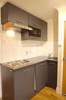 Studio to rent, Mile End Road, London E1