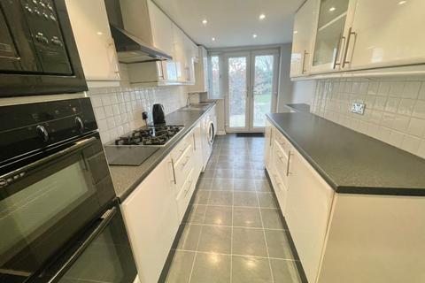 3 bedroom semi-detached house to rent, Rigby Road, Liverpool, L31