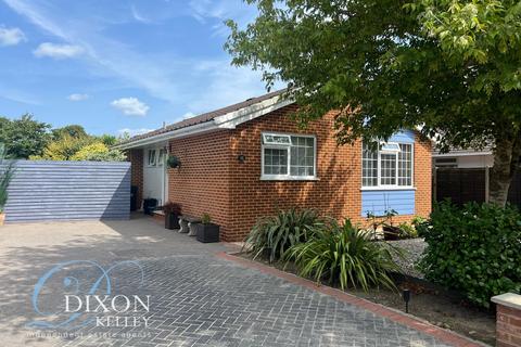 2 bedroom bungalow for sale, Queens Close, West Moors, Ferndown, Dorset, BH22