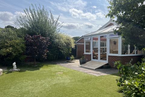 2 bedroom bungalow for sale, Queens Close, West Moors, Ferndown, Dorset, BH22