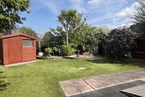 2 bedroom bungalow for sale, Queens Close, West Moors, Ferndown, Dorset, BH22