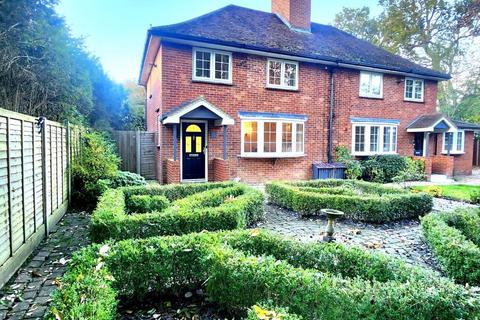 2 bedroom cottage to rent, Windlesham,  Surrey,  GU20