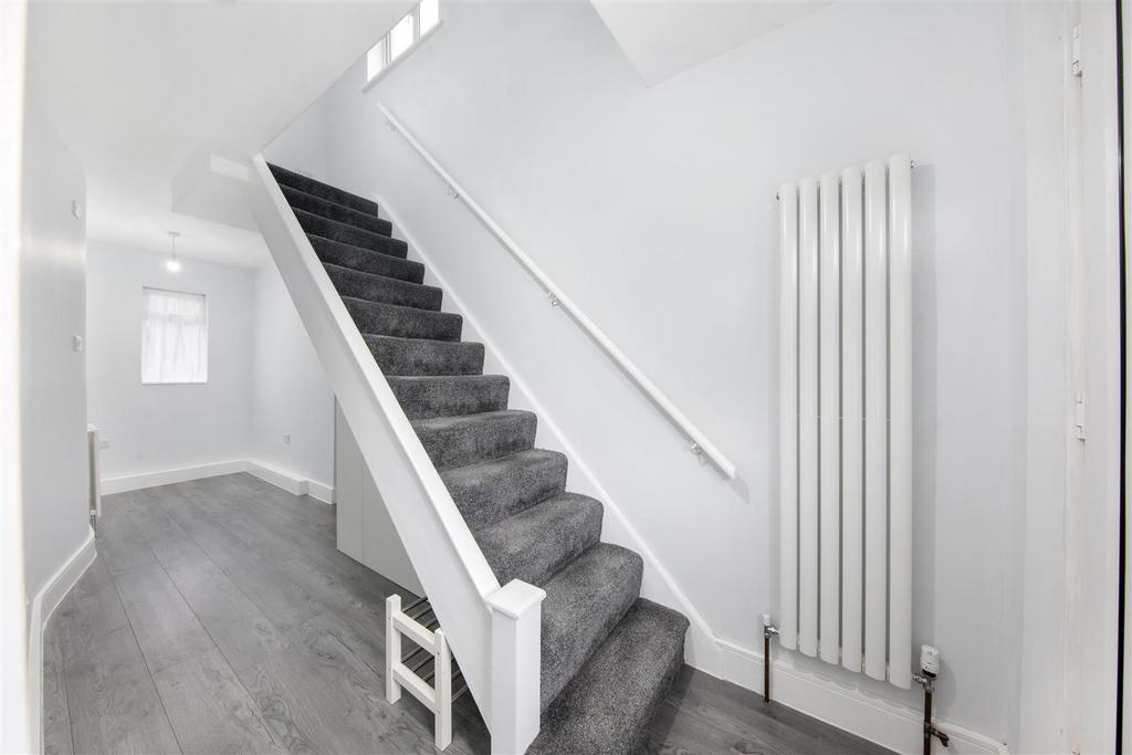 15 Merton Avenue - i BOehtr Mh INqbd3 Nv2 Qa.jpg