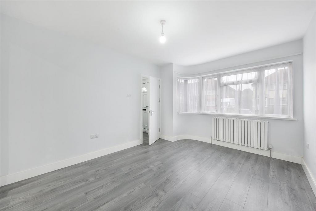15 Merton Avenue - 6 Ovpwf7p1jm Q7 Leg MJSd.jpg