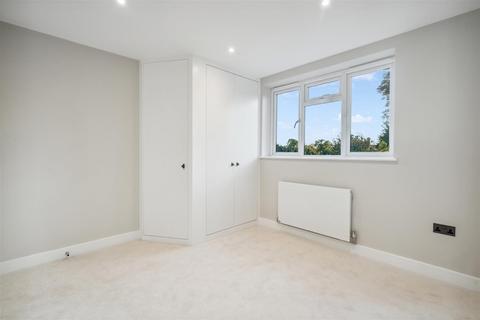 2 bedroom flat for sale, Cavendish Road, London