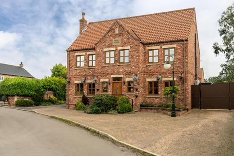 5 bedroom detached house for sale, Low Lane, Braithwaite, Doncaster