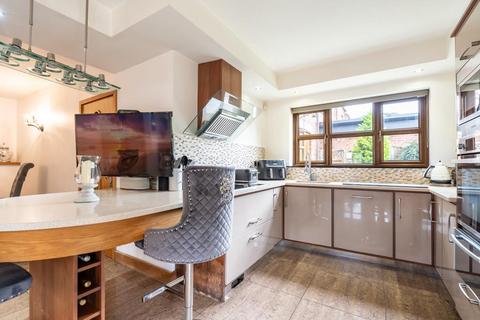 Basil House Low Lane, Braithwaite, Doncaster, DN7 5SS