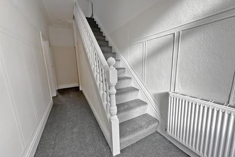 4 bedroom end of terrace house for sale, Green Lane, Greetland, Halifax