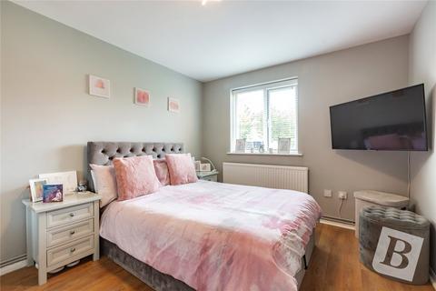 47 Latimer Drive, Hornchurch, RM12 6TN