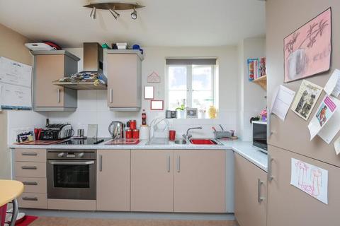 2 bedroom flat for sale, Carterton,  Oxfordshire,  OX18