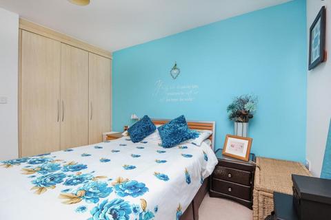 undefined, Carterton,  Oxfordshire,  OX18