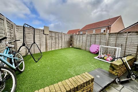 3 bedroom end of terrace house for sale, Hickory Way, Chippenham SN15