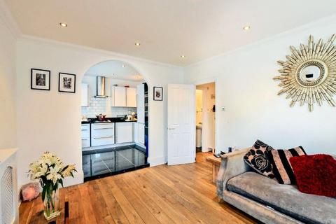 2 bedroom apartment for sale, High Street, Hampton Hill