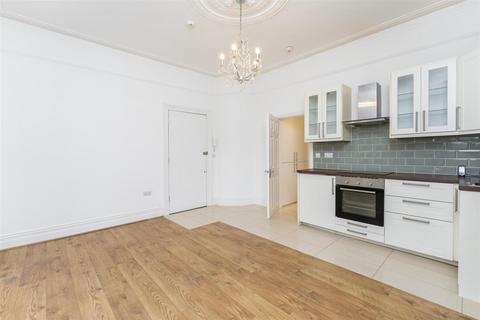 1 bedroom ground floor flat to rent, Denbigh Road, Ealing, W13