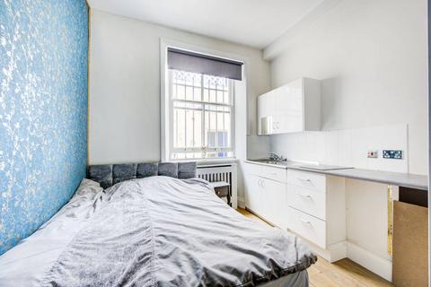 Studio to rent, Castletown Road, Barons Court, London, W14