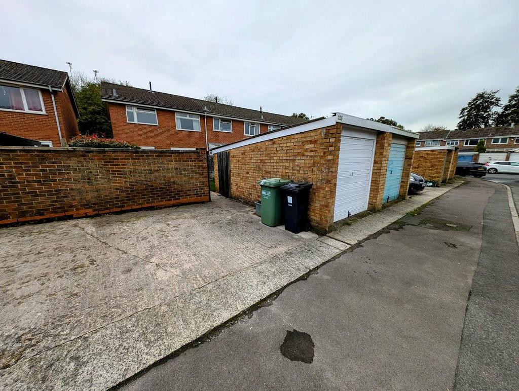 125 Edgeworth garage 2.jpg