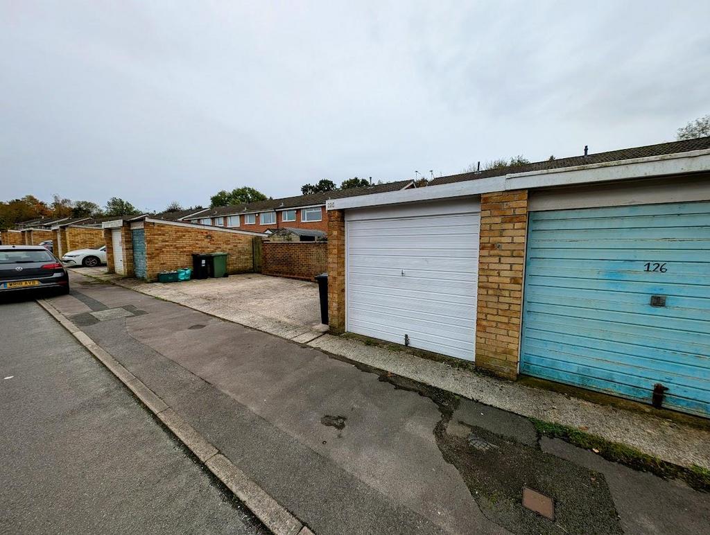 125 Edgeworth garage 1.jpg