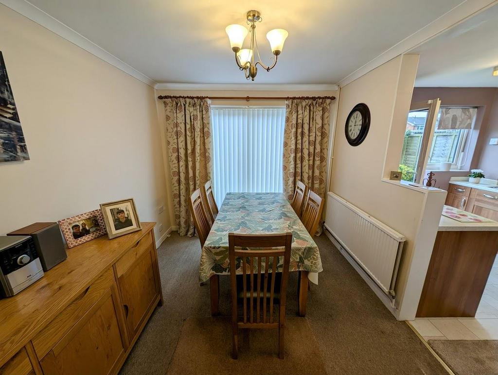 125 Edgeworth dining room.jpg