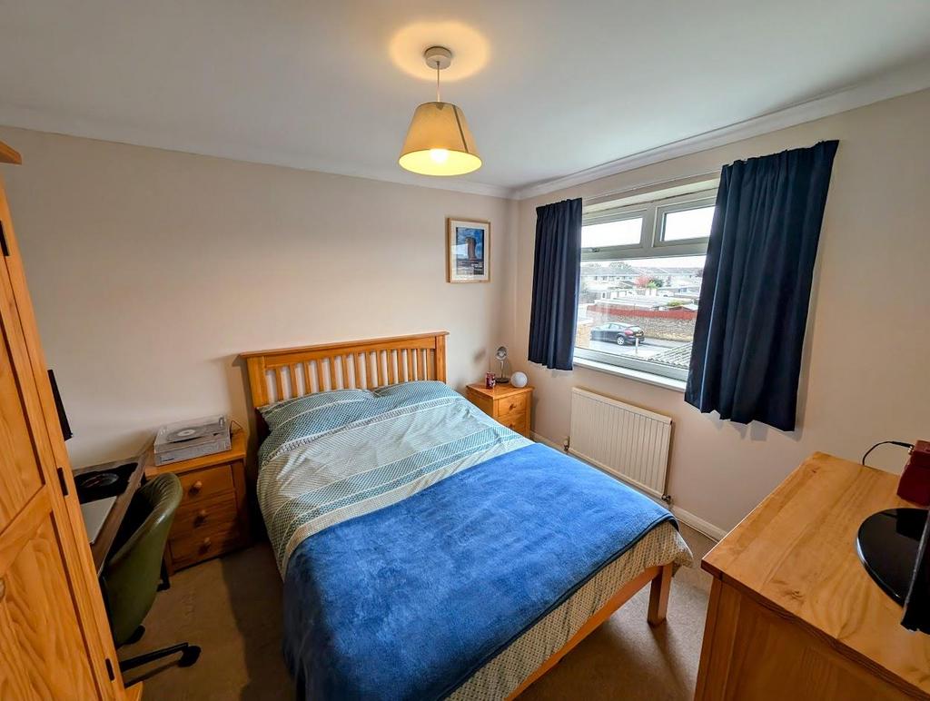 125 Edgeworth bedroom 2.jpg