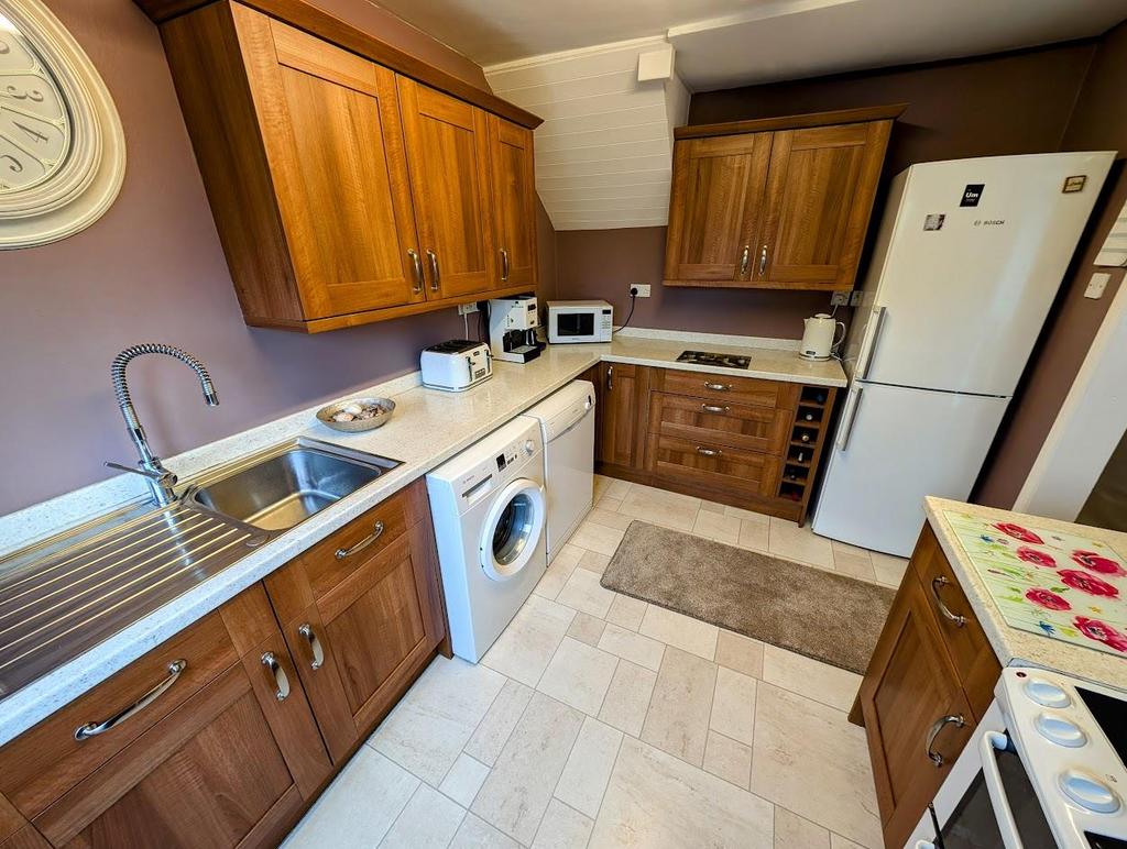 125 Edgeworth kitchen 2.jpg