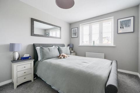 2 bedroom flat for sale, Aylesbury,  Buckinghamshire,  HP18